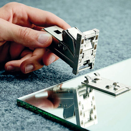 Záves Clip Top Blumotion CRISTALLO 71B4500C  pre skl. dvierka /Blum