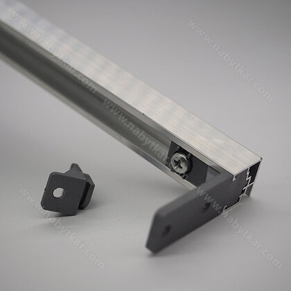 Sada uchytenia k hlinikovému profilu pre poddrezový korpus 