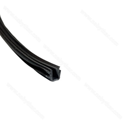 Tesnenie na sklo U-10 4mm čierne pre madlá TWIN 10 mm  (bal:30 bm) /Laguna 